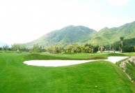Diamond Bay Golf & Villas